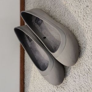 Crocs lined ballet flats in grey